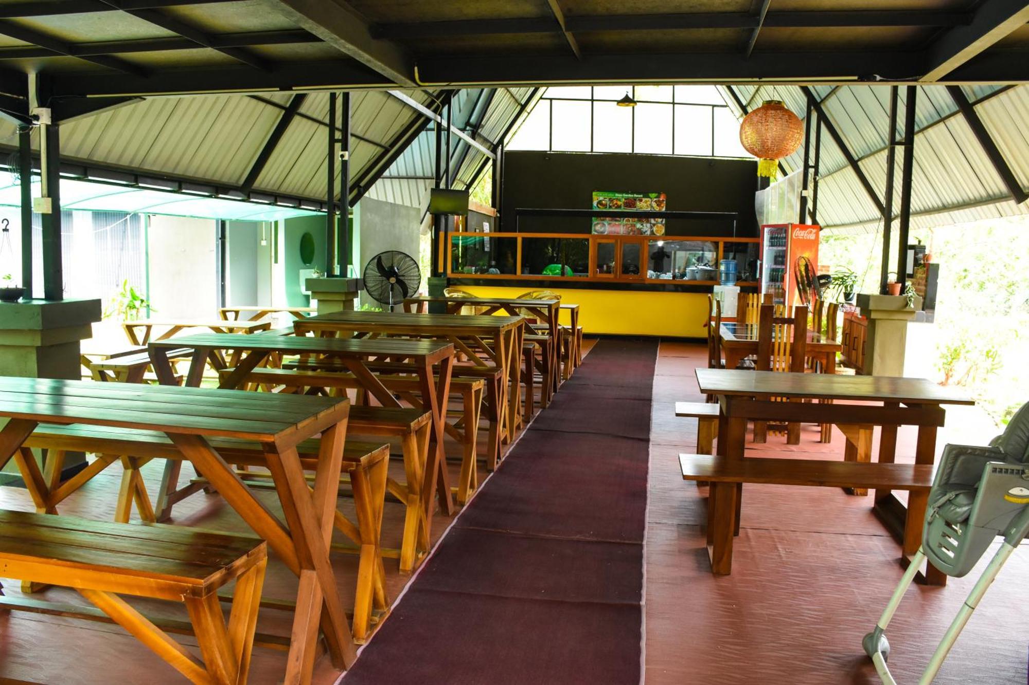 Steps Garden Resort Negombo Esterno foto
