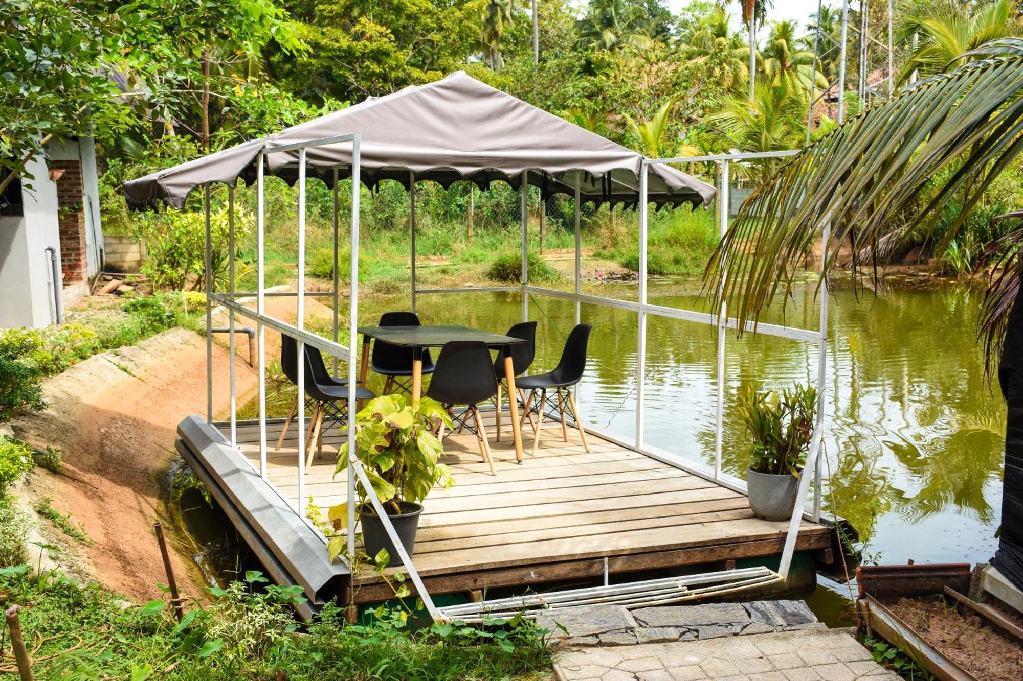 Steps Garden Resort Negombo Esterno foto