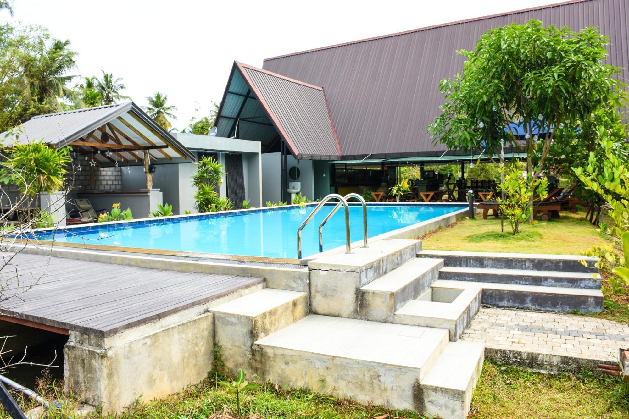 Steps Garden Resort Negombo Esterno foto