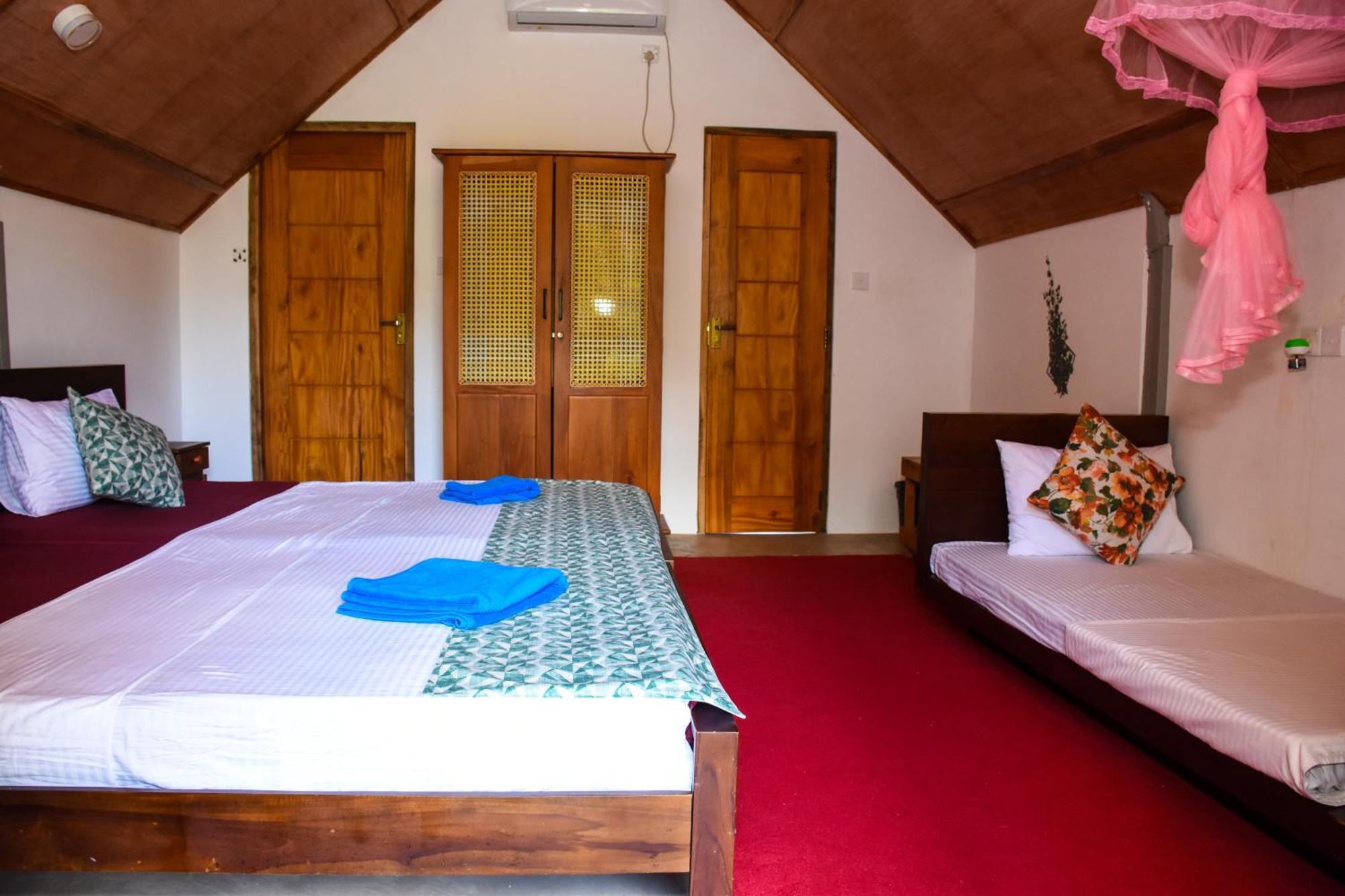 Steps Garden Resort Negombo Esterno foto
