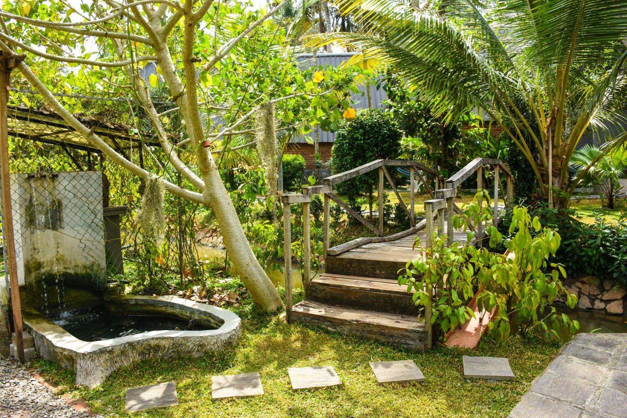 Steps Garden Resort Negombo Esterno foto