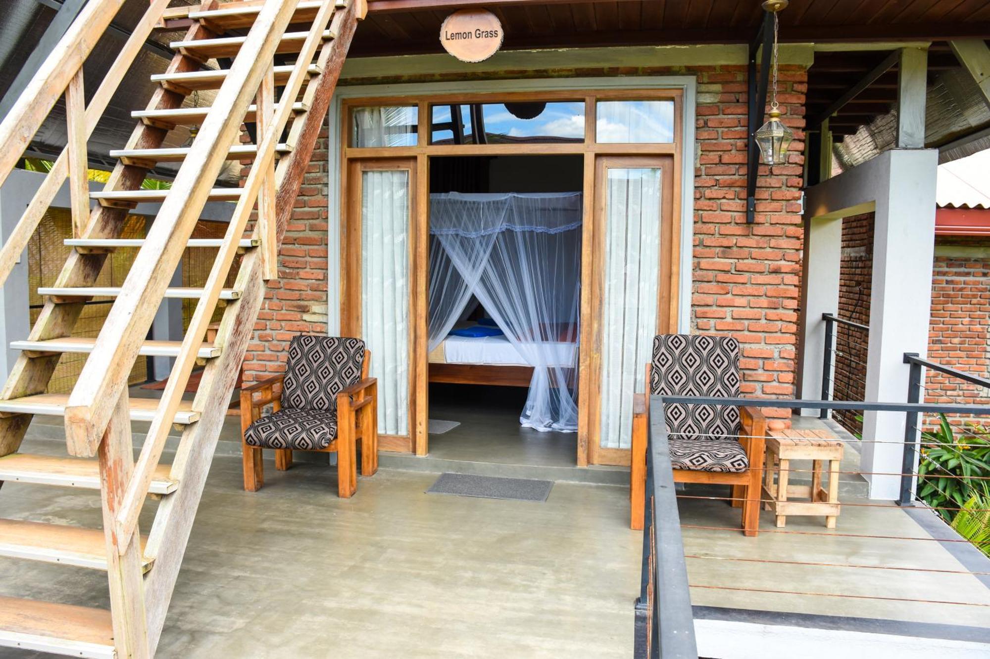 Steps Garden Resort Negombo Esterno foto