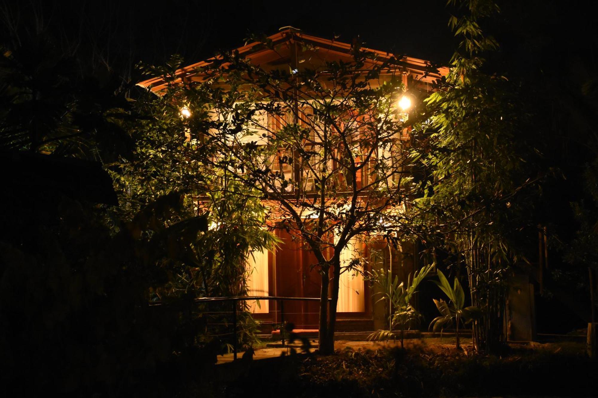 Steps Garden Resort Negombo Esterno foto