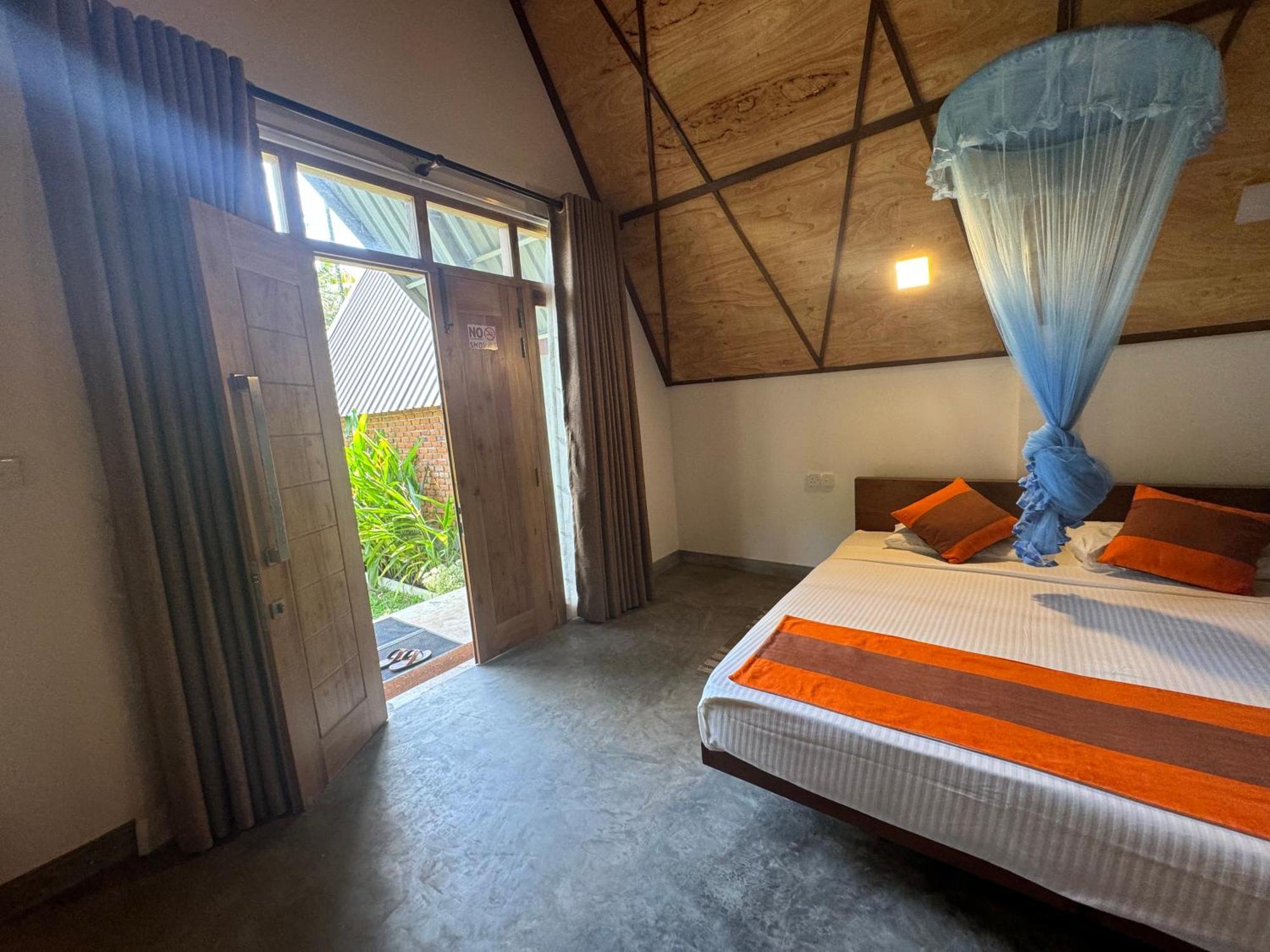 Steps Garden Resort Negombo Esterno foto