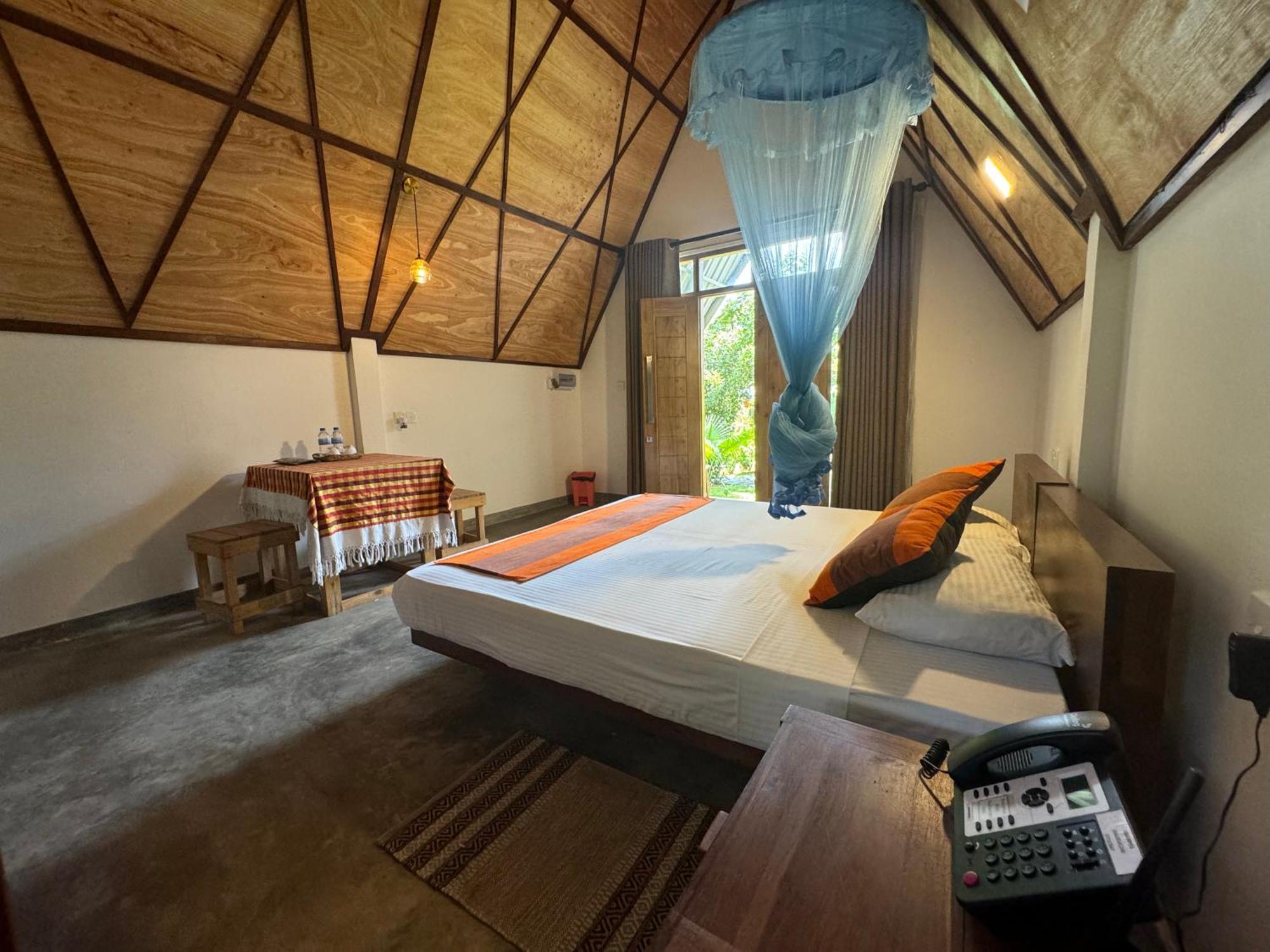Steps Garden Resort Negombo Esterno foto