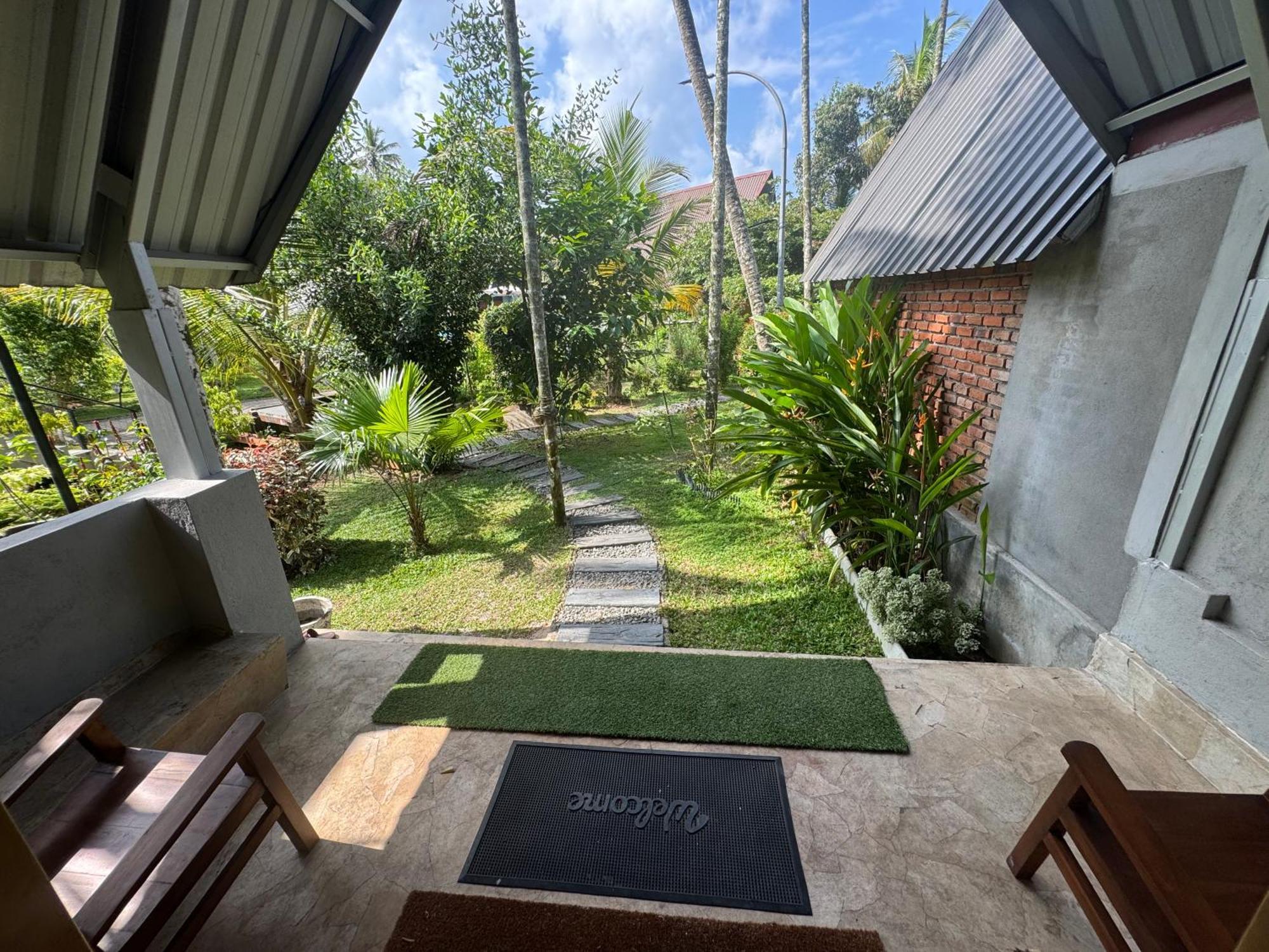 Steps Garden Resort Negombo Esterno foto